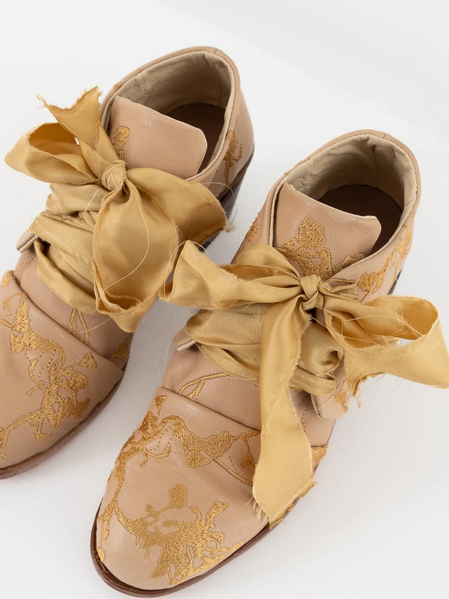 Atelier Inscrire Extinct Flowers Shoe