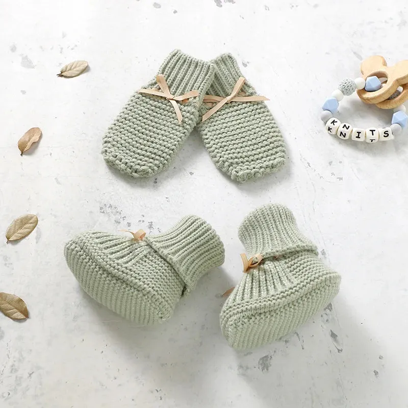 Baby Knitted Shoes & Gloves Set 0-18M