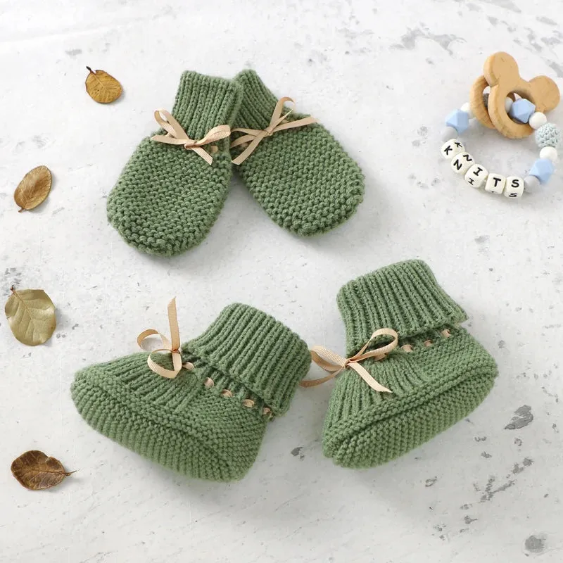 Baby Knitted Shoes & Gloves Set 0-18M