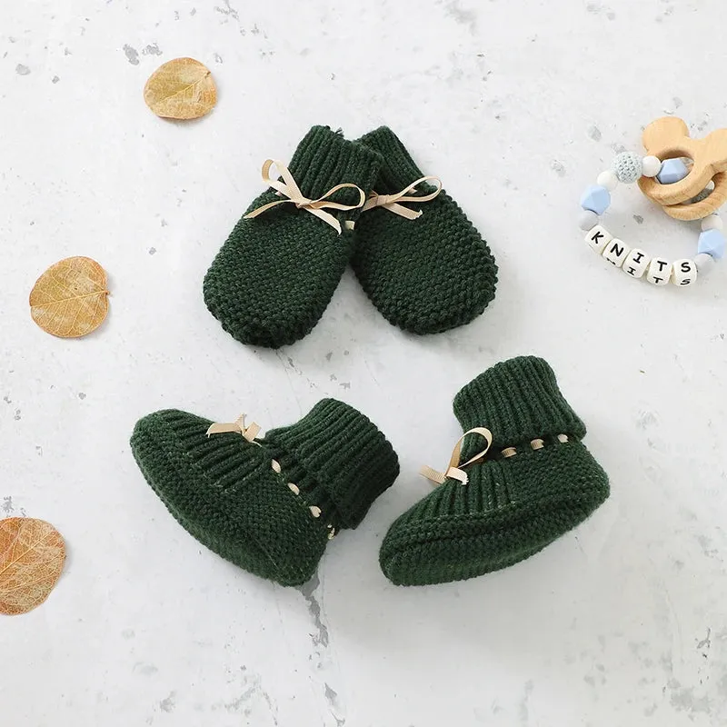 Baby Knitted Shoes & Gloves Set 0-18M