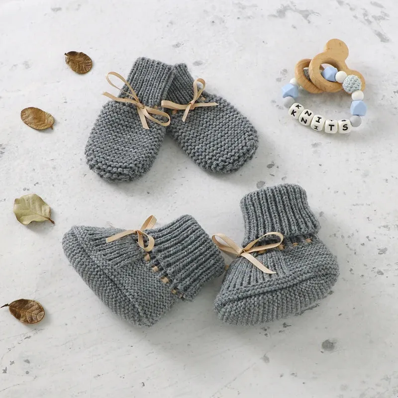 Baby Knitted Shoes & Gloves Set 0-18M