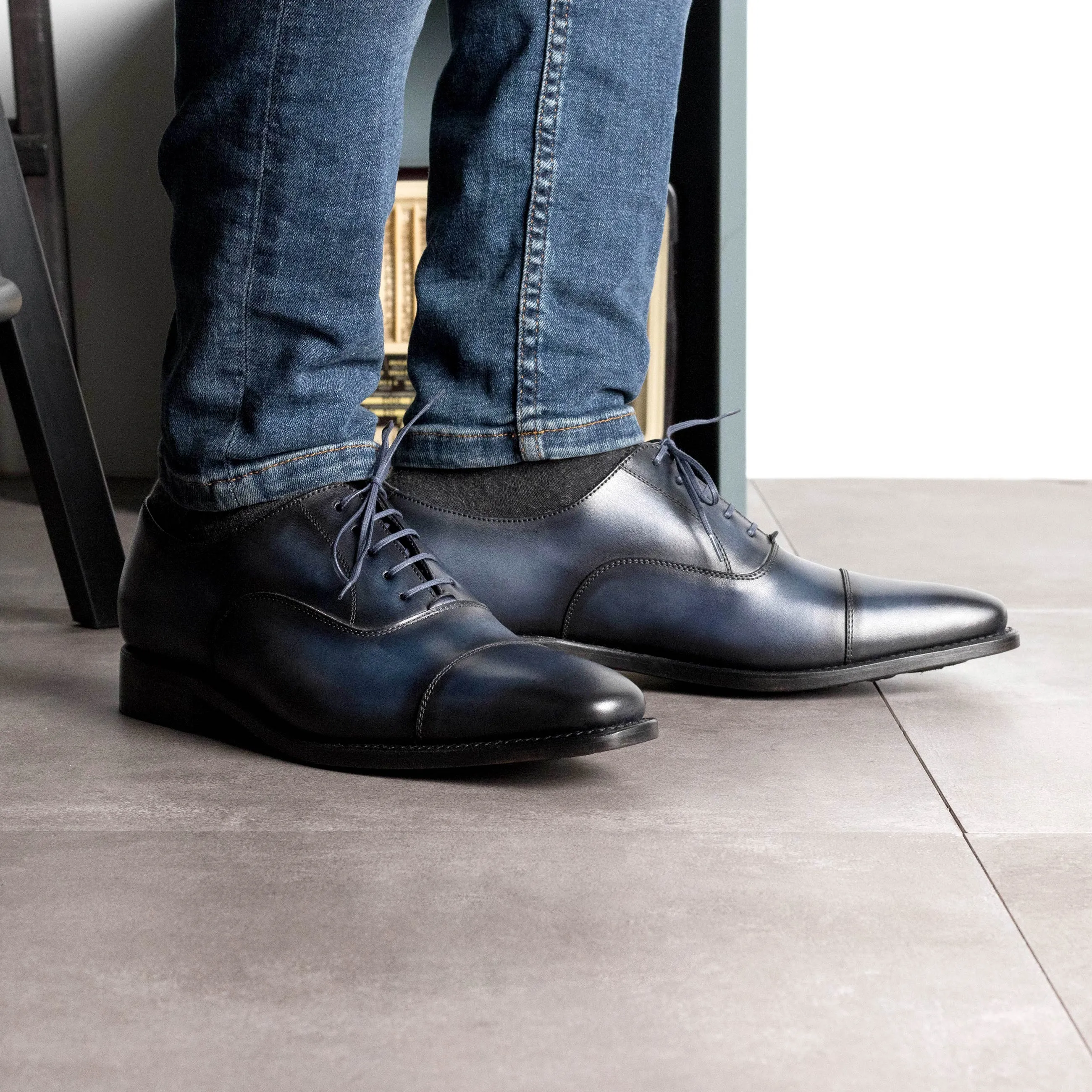 DapperFam Rafael in Navy Men's Hand-Painted Italian Leather Oxford