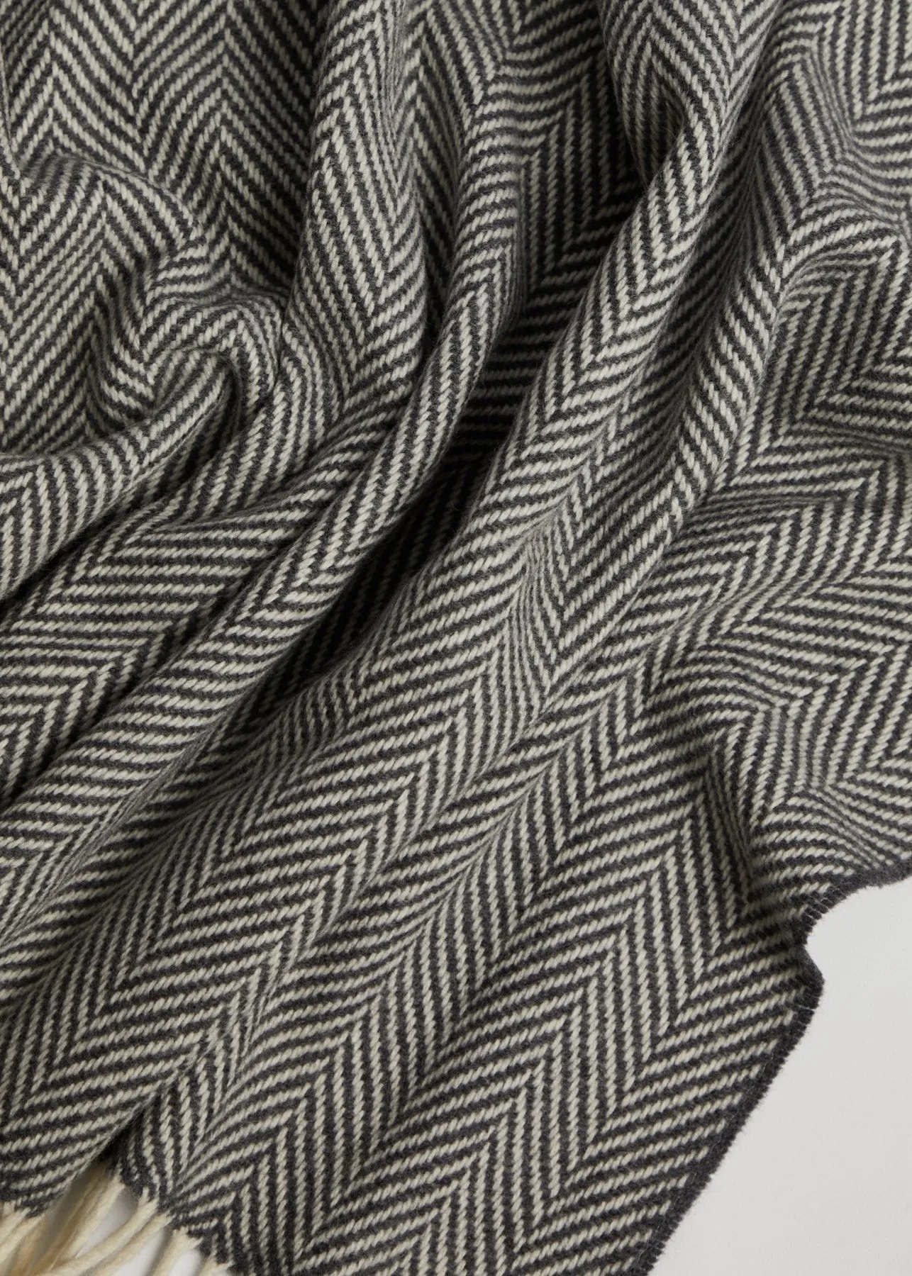 Foxford Cashmere Lambswool Throw | Belleek