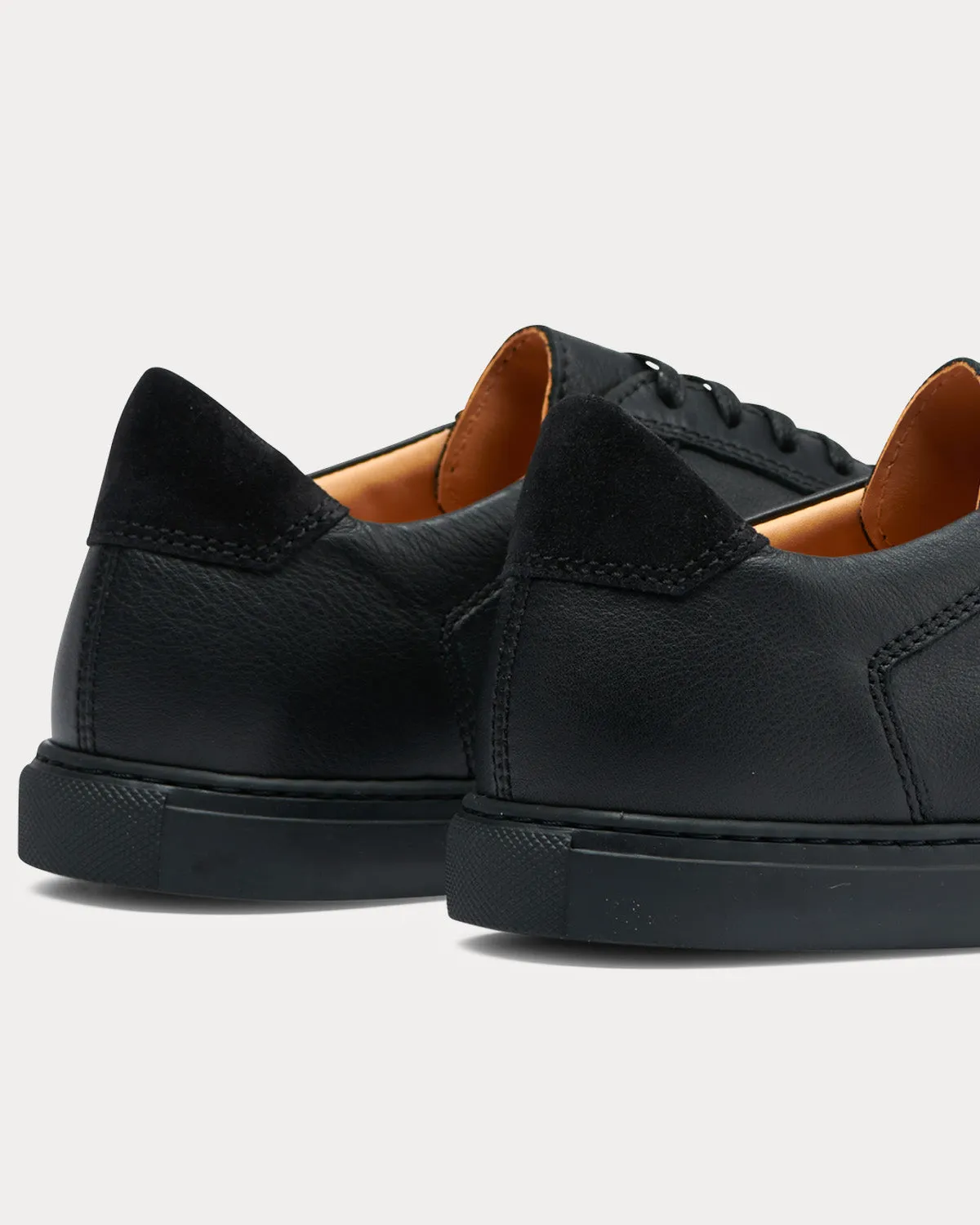 Otium Nero Low Top Sneakers