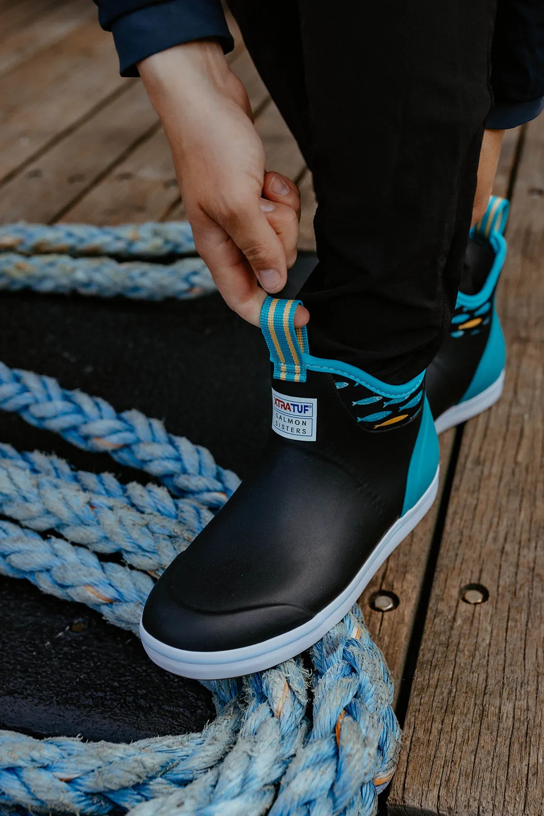 Tails & Scales Deck Boot (Size 6)